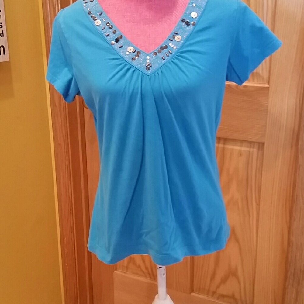 Turquoise tshirt with embellishments